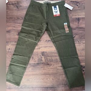 Dockers Men's Classic Olive Chinos NWT